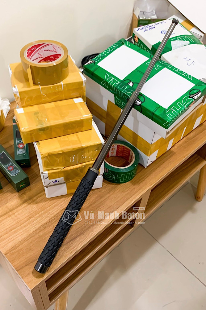 Ban Tien Phuoc (Hai Chau, Da Nang) mua baton ASP Army (1)